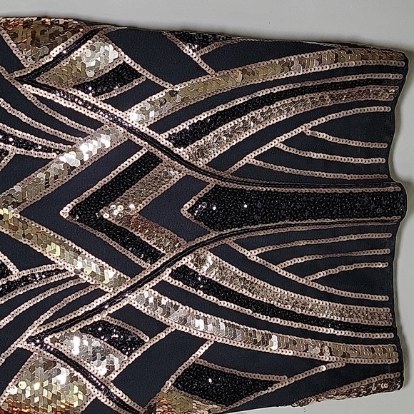 Express Black/Gold Long Sleeve Sequined Aztec Print V-Neck XS Bodycon NTW - Picture 3 of 9